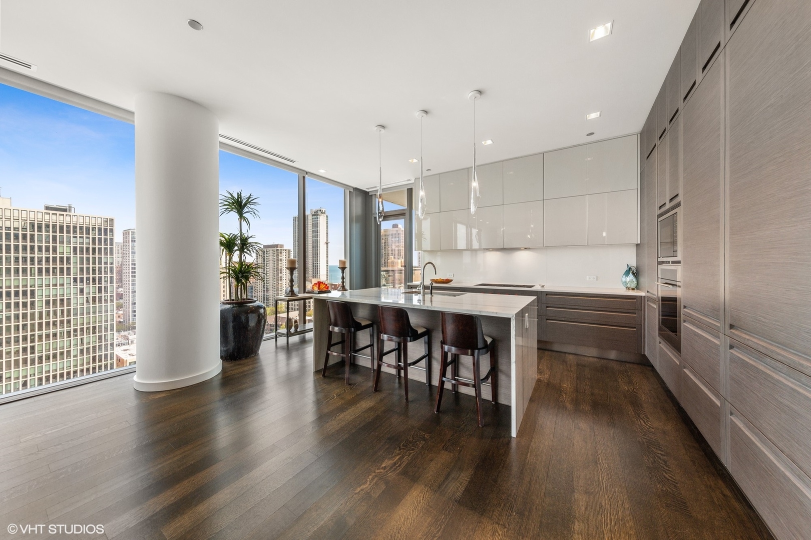 4 East Elm Street, Unit 15N Chicago, IL 60611 - Photo 8 of 28