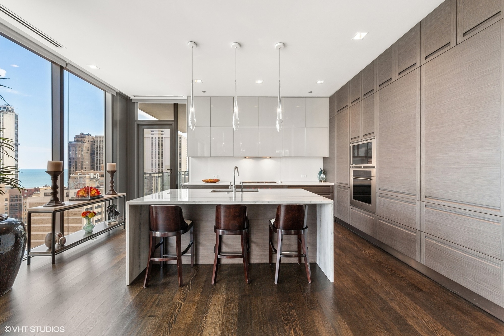 4 East Elm Street, Unit 15N Chicago, IL 60611 - Photo 9 of 28