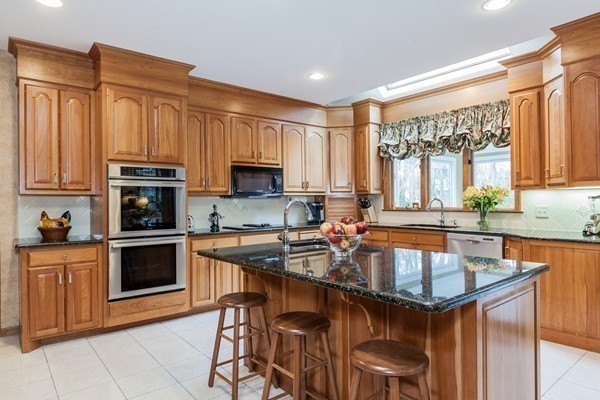 97 Ashford Road Longmeadow, MA 01106 - Photo 11 of 29