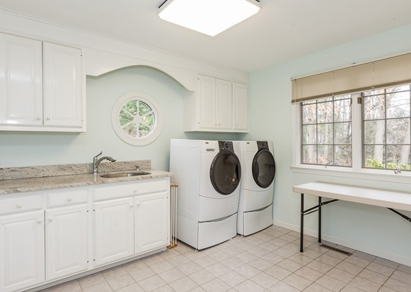 97 Ashford Road Longmeadow, MA 01106 - Photo 17 of 29