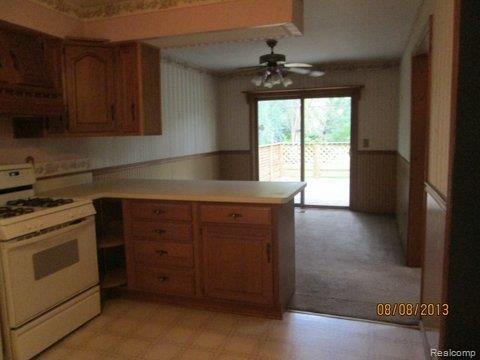 985 Heights Road Lake Orion, MI 48362 - Photo 13 of 16 IMG_8360.JPG