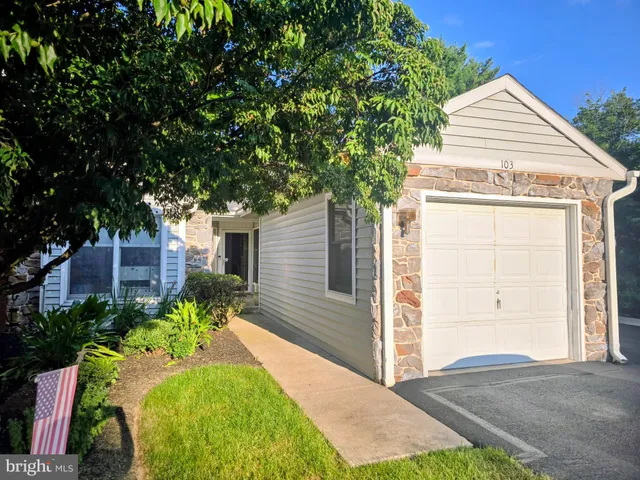 $260,000 | 103 Mountainstone Drive, Elizabethtown, PA 17022