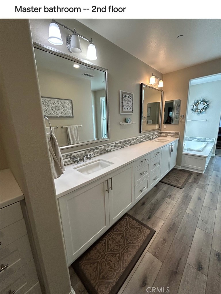 21574 Trail Ridge Drive Escondido, CA 92029 - Photo 26 of 36 Bathroom 4 Upstairs - Master Sinks