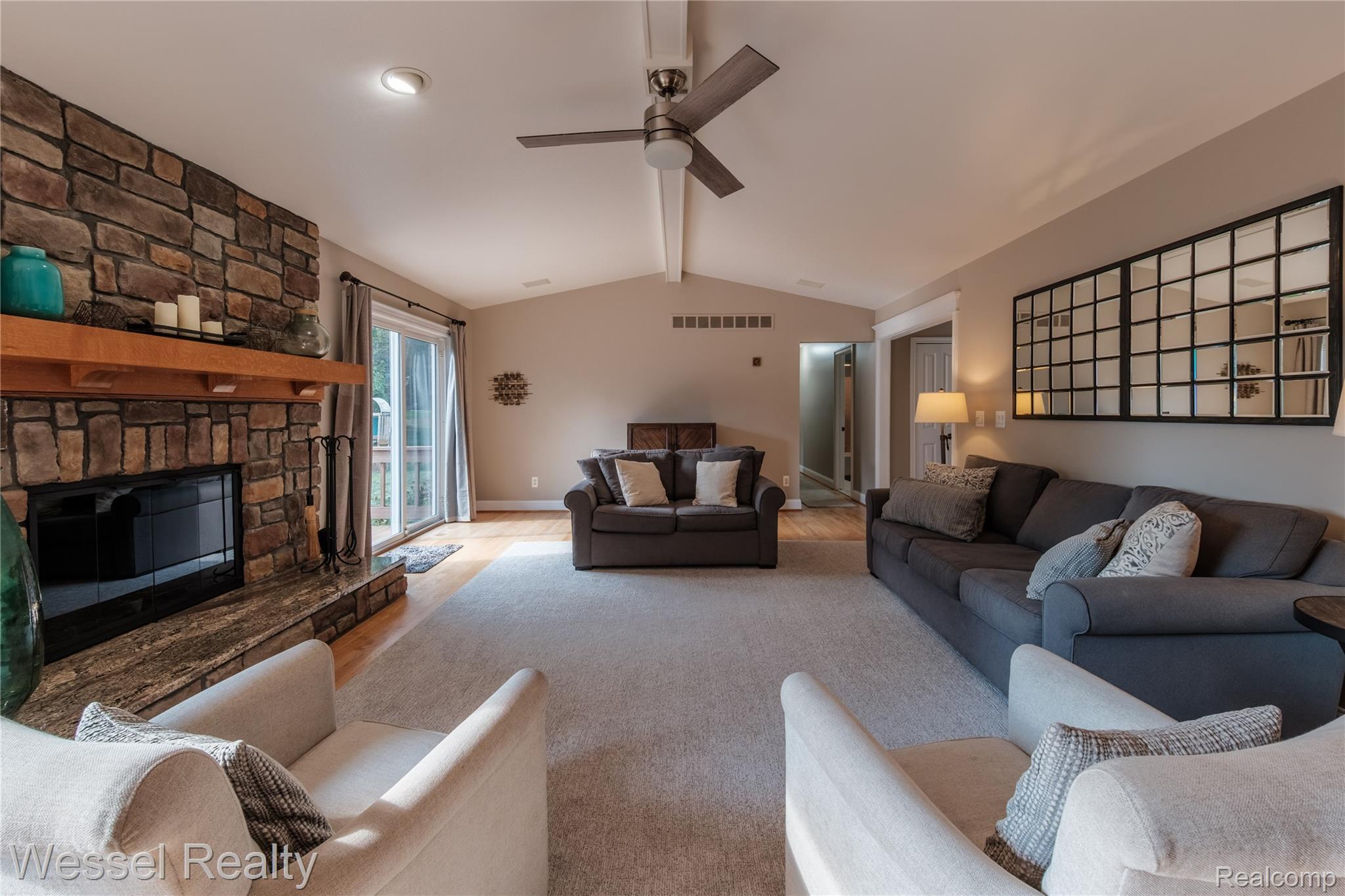 2096 Winchester Road Rochester, MI 48307 - Photo 7 of 41 winchester-007.jpg