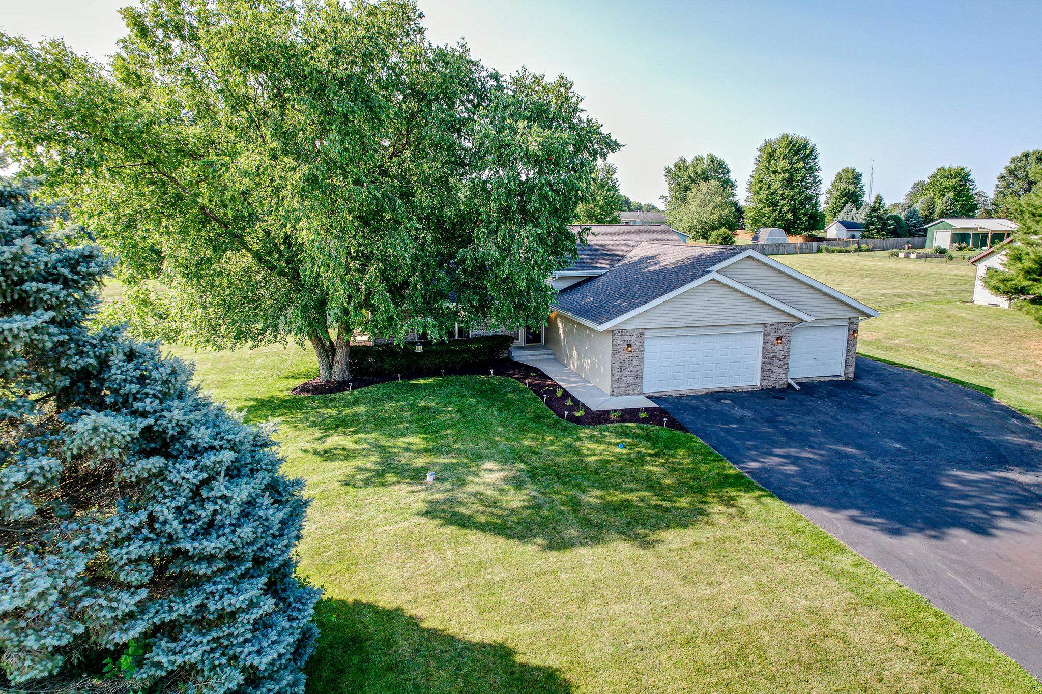 8156 Barclay Road Rockford, IL 61102 - Photo 3 of 45 Gallery Image 3