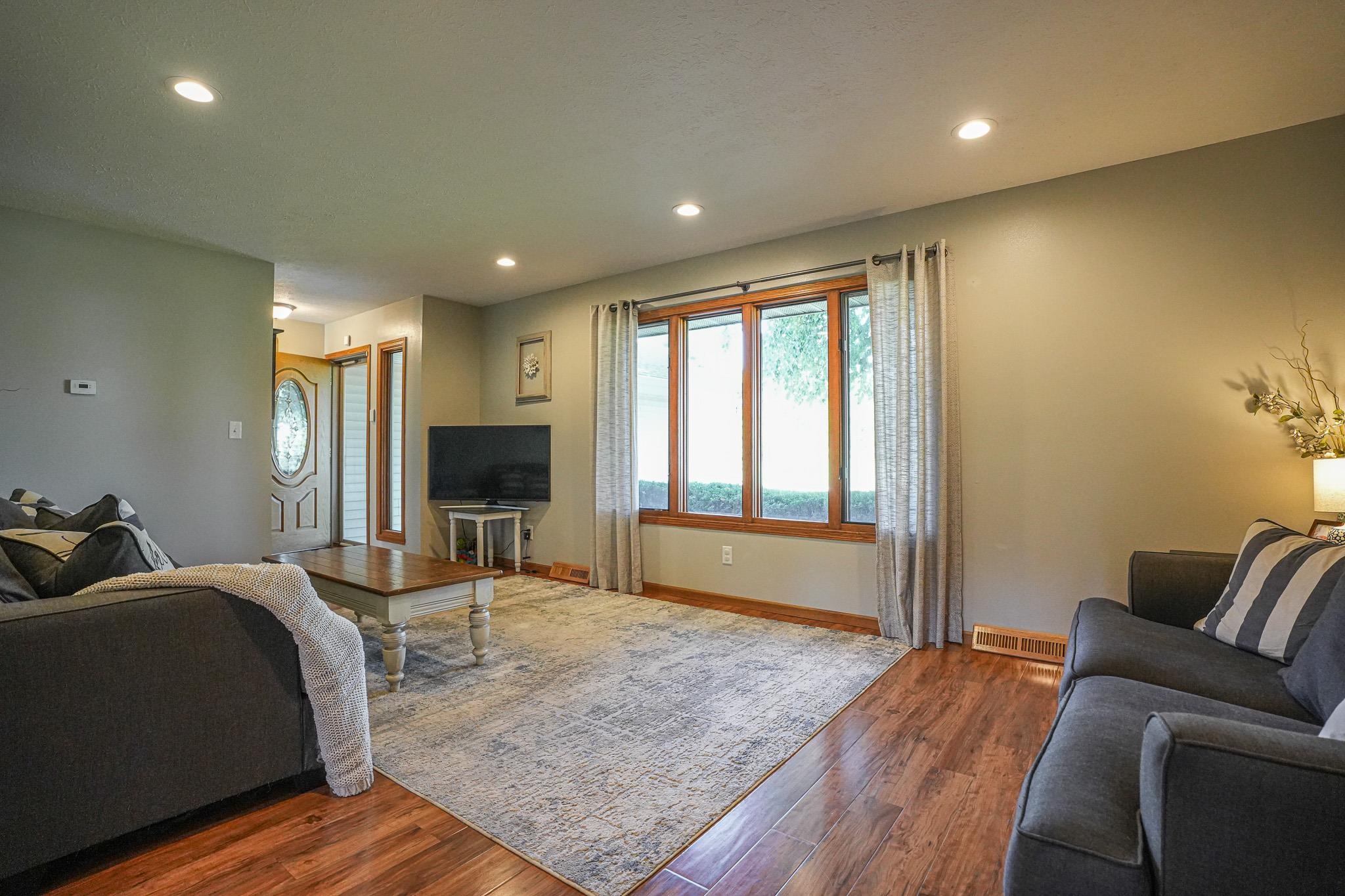 8156 Barclay Road Rockford, IL 61102 - Photo 9 of 45 Gallery Image 9