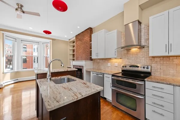 $4,950 | 100 Charles Street, Unit B3, Boston, MA 02114