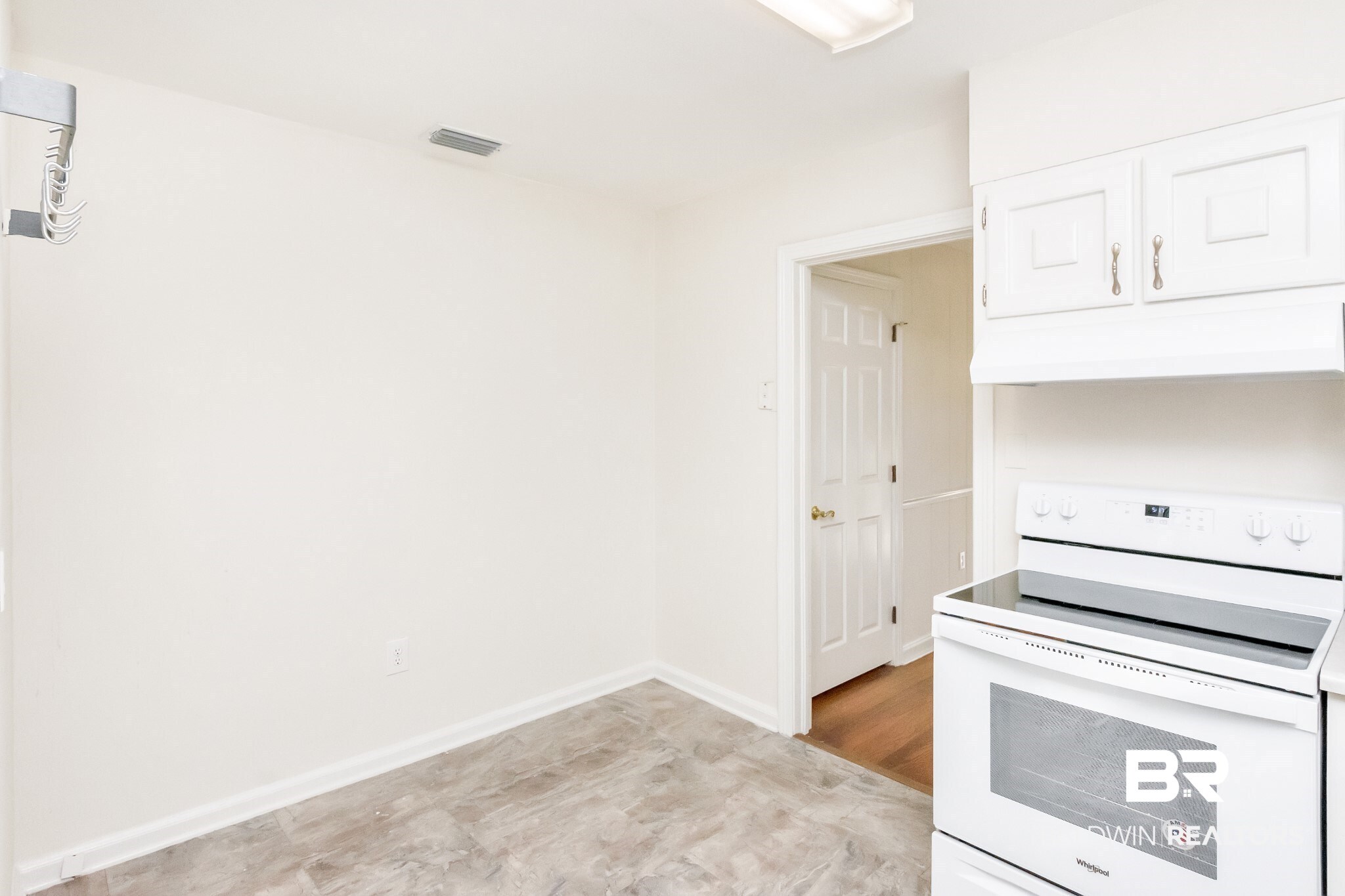 4023 Michael Boulevard Mobile, AL 36609 - Photo 11 of 31
