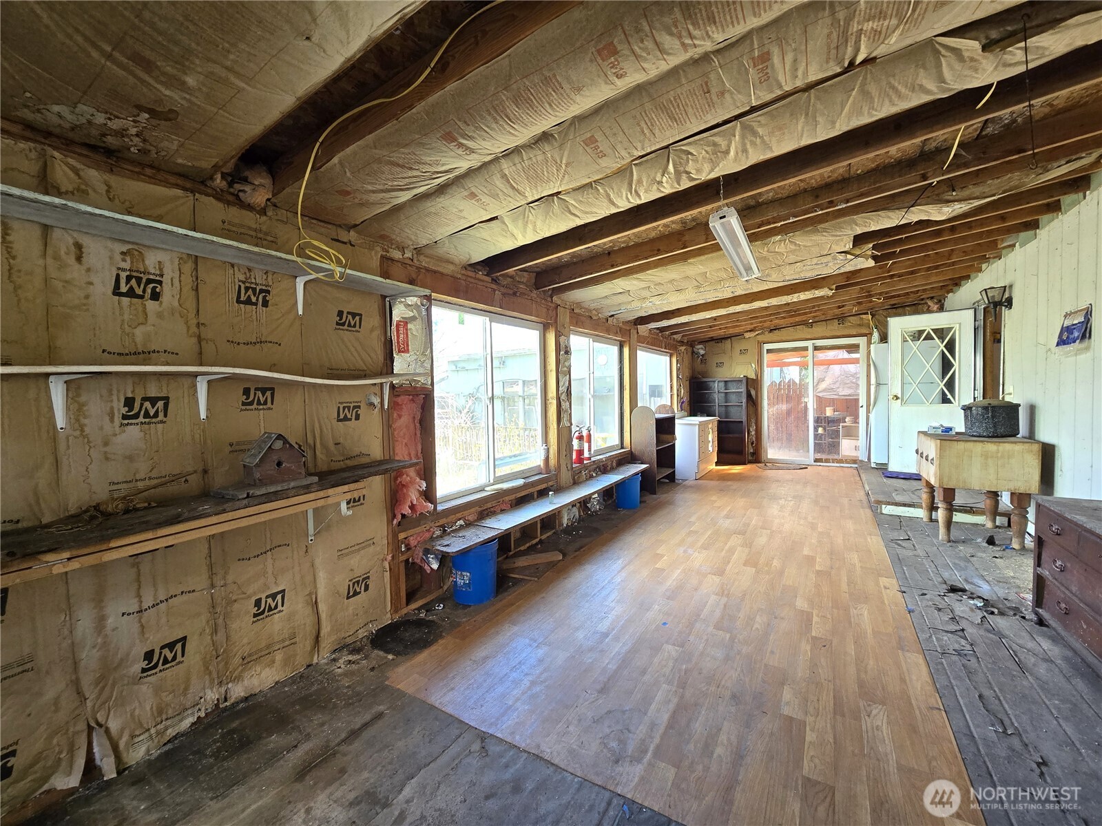 520 North 3rd Street Elma, WA 98541 - Photo 24 of 28 a view of a room with wooden floor