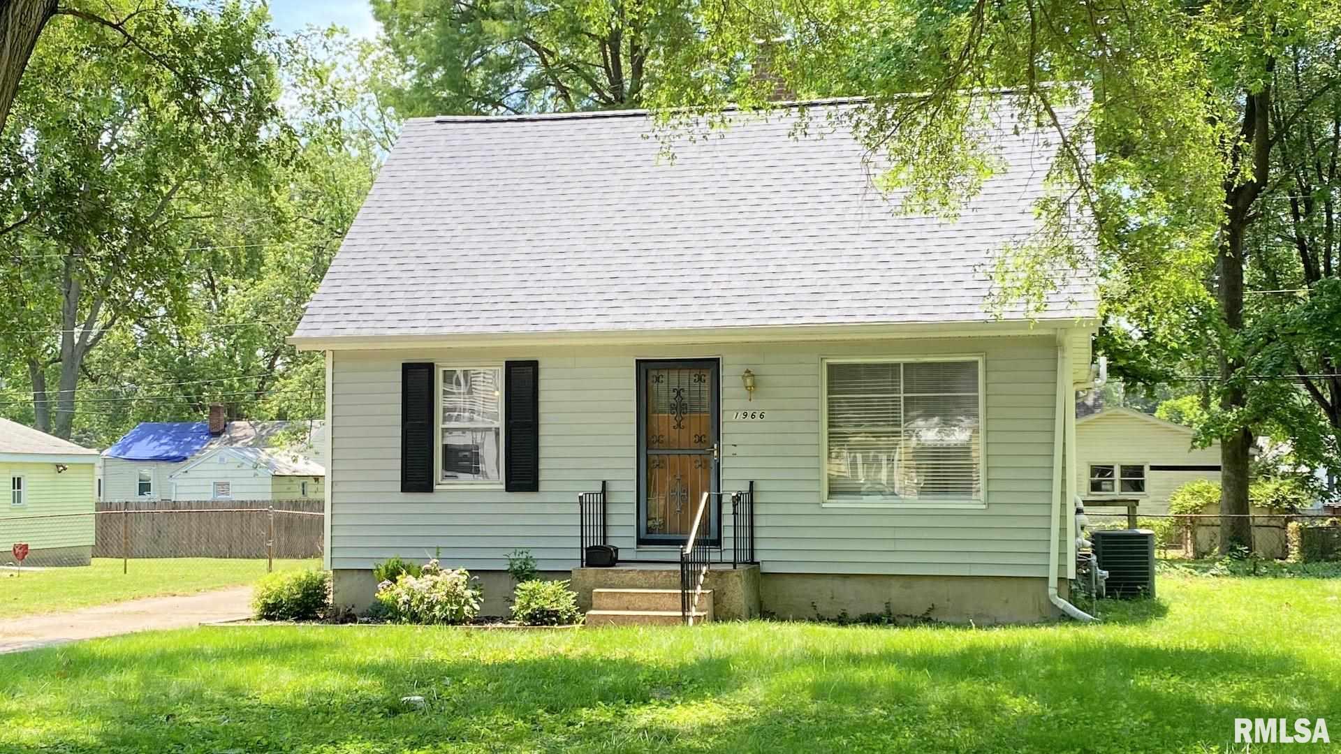1966 Lee Street Springfield, IL 62703 - Photo 1 of 15
