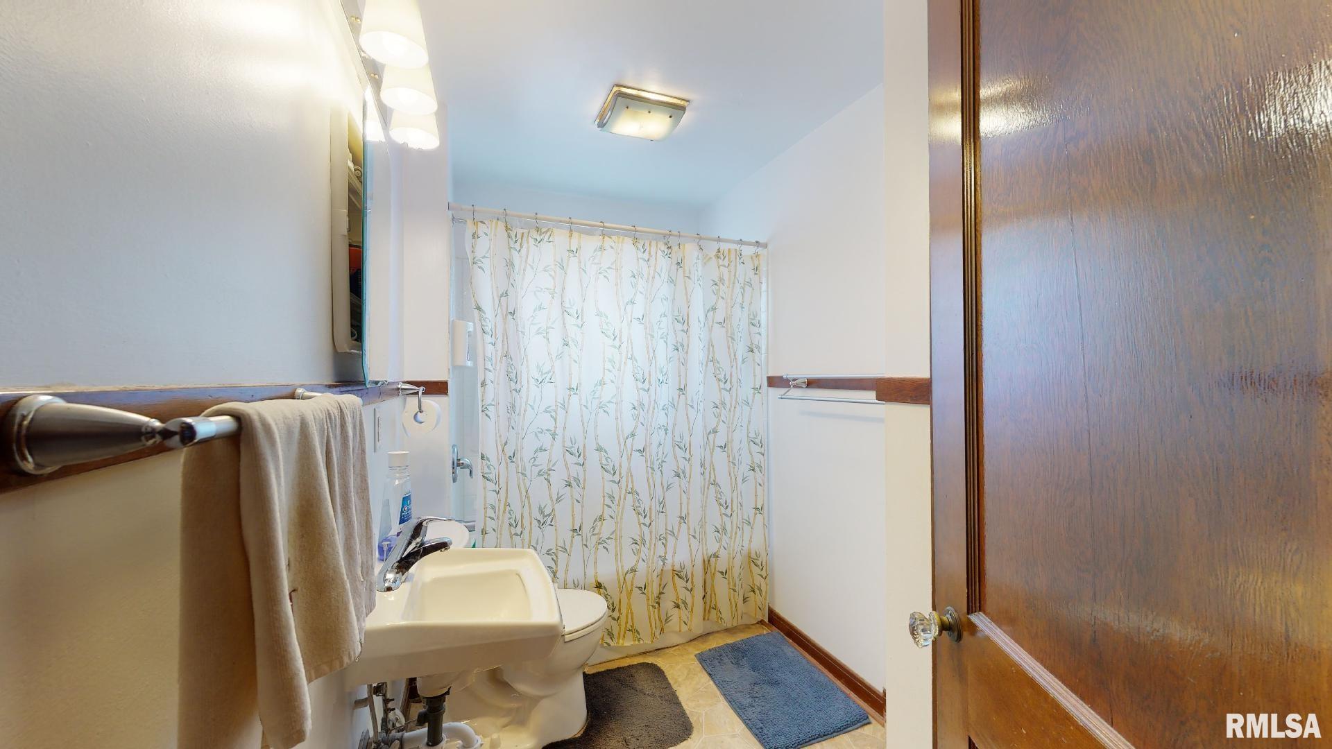 1966 Lee Street Springfield, IL 62703 - Photo 8 of 15