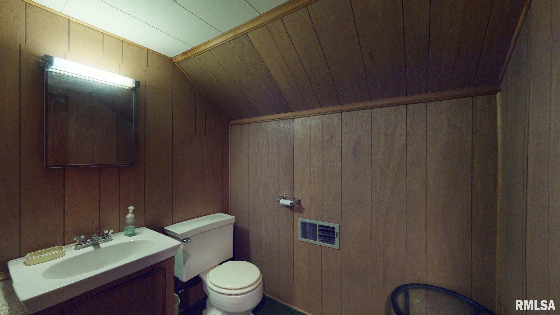1966 Lee Street Springfield, IL 62703 - Photo 10 of 15