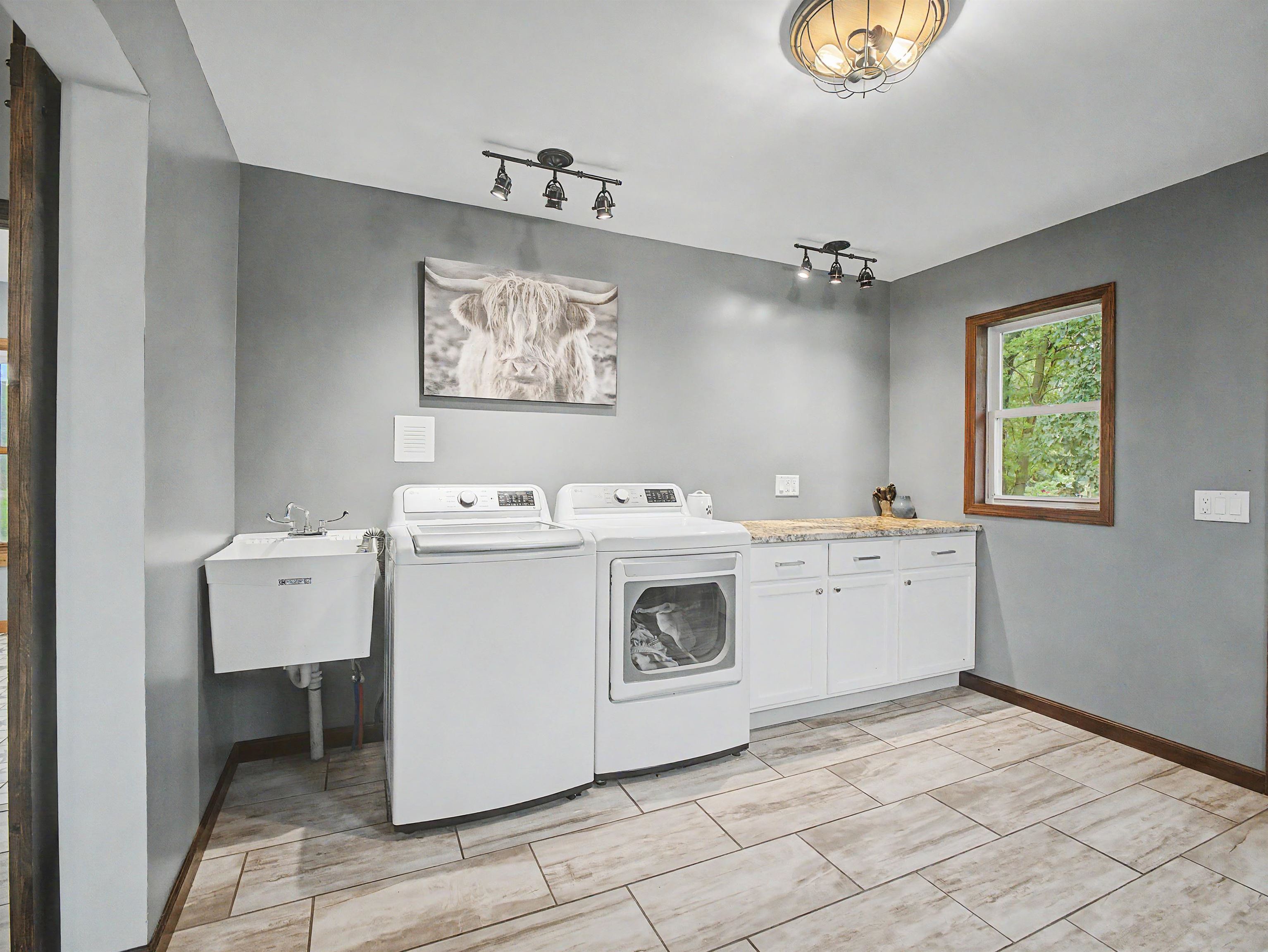 749 County Road Oregon, WI 53575 - Photo 9 of 44 Gallery Image 9