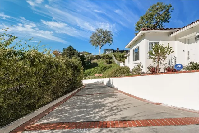 $2,399,999 | 1659 Puebla Drive, Glendale, CA 91207