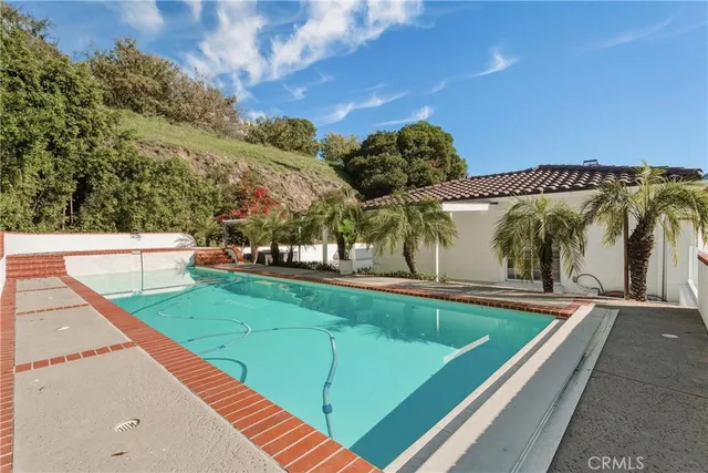 $2,399,999 | 1659 Puebla Drive, Glendale, CA 91207