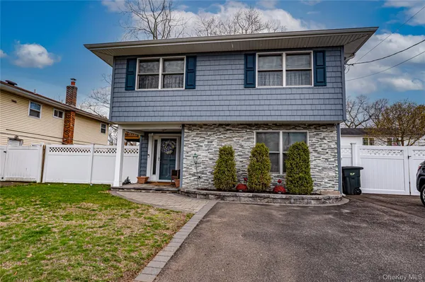 $699,000 | 36 Leigh Street, Huntington, NY 11743