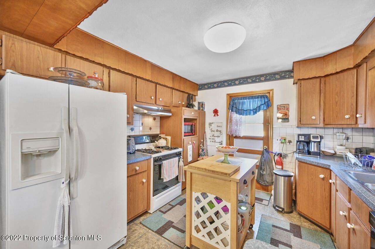 904 Ralph Lane Moosic, PA 18507 - Photo 11 of 37 Gallery Image 11