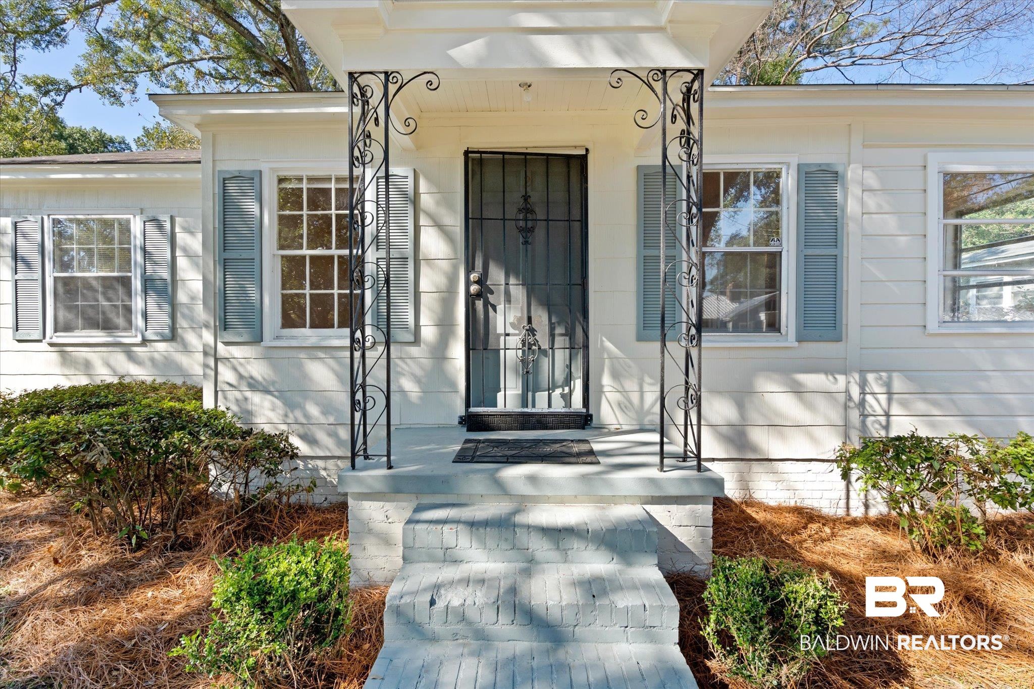 262 Morgan Avenue Mobile, AL 36606 - Photo 2 of 22
