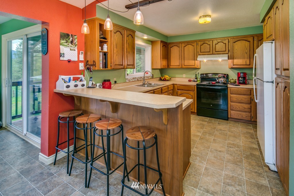 4954 Reese Hill Road Sumas, WA 98295 - Photo 8 of 24