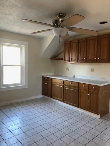 $1,800 | 148 B Street, Unit 2, Lowell, MA 01851