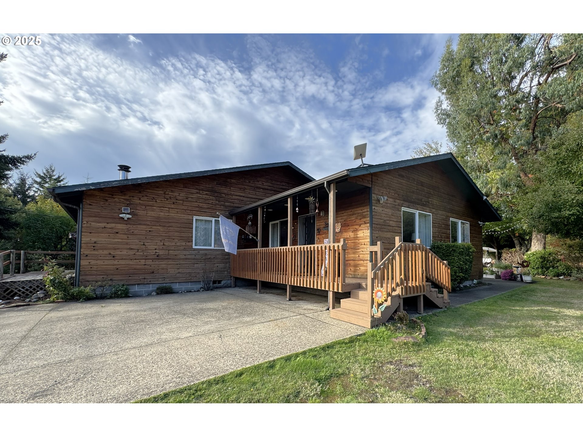 2475 South Smith River Road Reedsport, OR 97467 - Photo 5 of 46