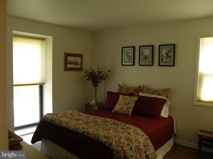 11817 Riders Lane Reston, VA 20191 - Photo 10 of 16 Bedroom #2