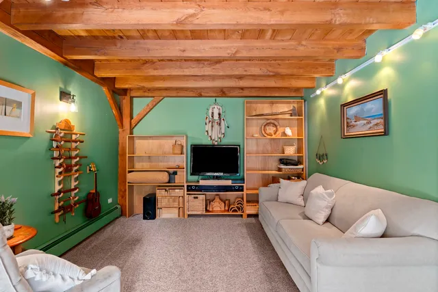 $1,985,000 | 36 Smith Hollow Drive, Edgartown, MA 02539