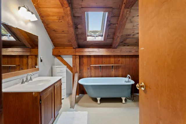 $1,985,000 | 36 Smith Hollow Drive, Edgartown, MA 02539