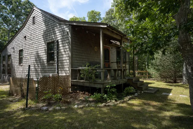 $1,985,000 | 36 Smith Hollow Drive, Edgartown, MA 02539