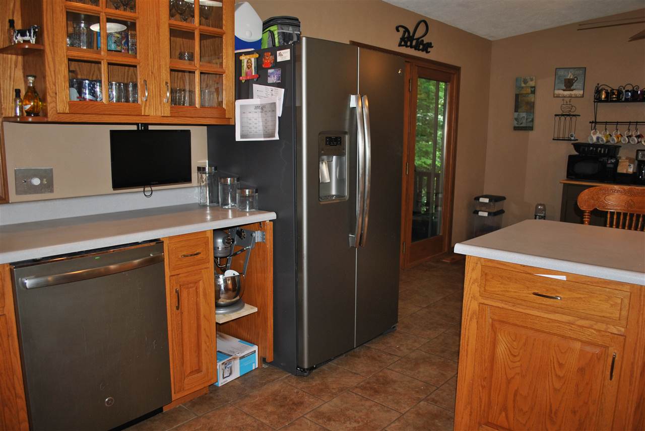 74 Foxridge Drive Springville, IN 47462 - Photo 8 of 36 Gallery Image 8