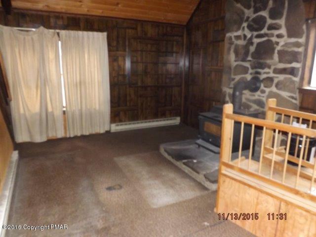 146 Timber Hill Road Henryville, PA 18332 - Photo 3 of 7 living