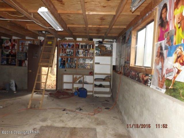 146 Timber Hill Road Henryville, PA 18332 - Photo 7 of 7 garage2
