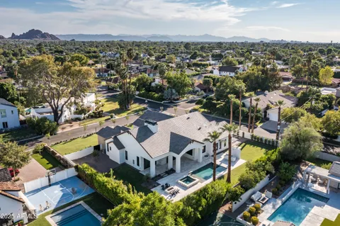 $6,450,000 | 6302 East Calle Del Norte, Scottsdale, AZ 85251