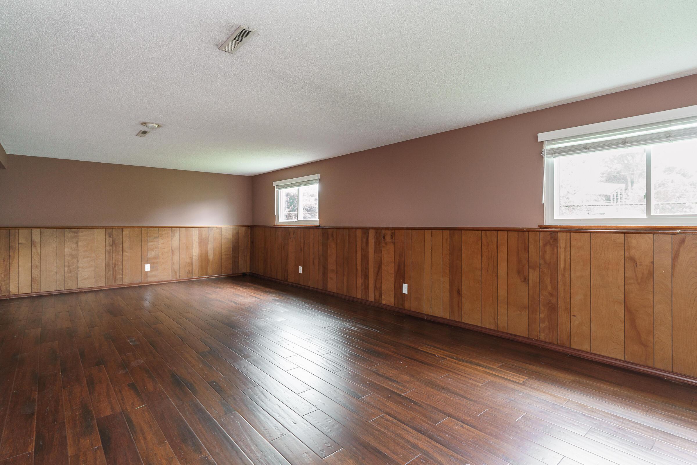 2126 Trent Road Columbus, OH 43229 - Photo 21 of 28 2126 Trent Rd-12