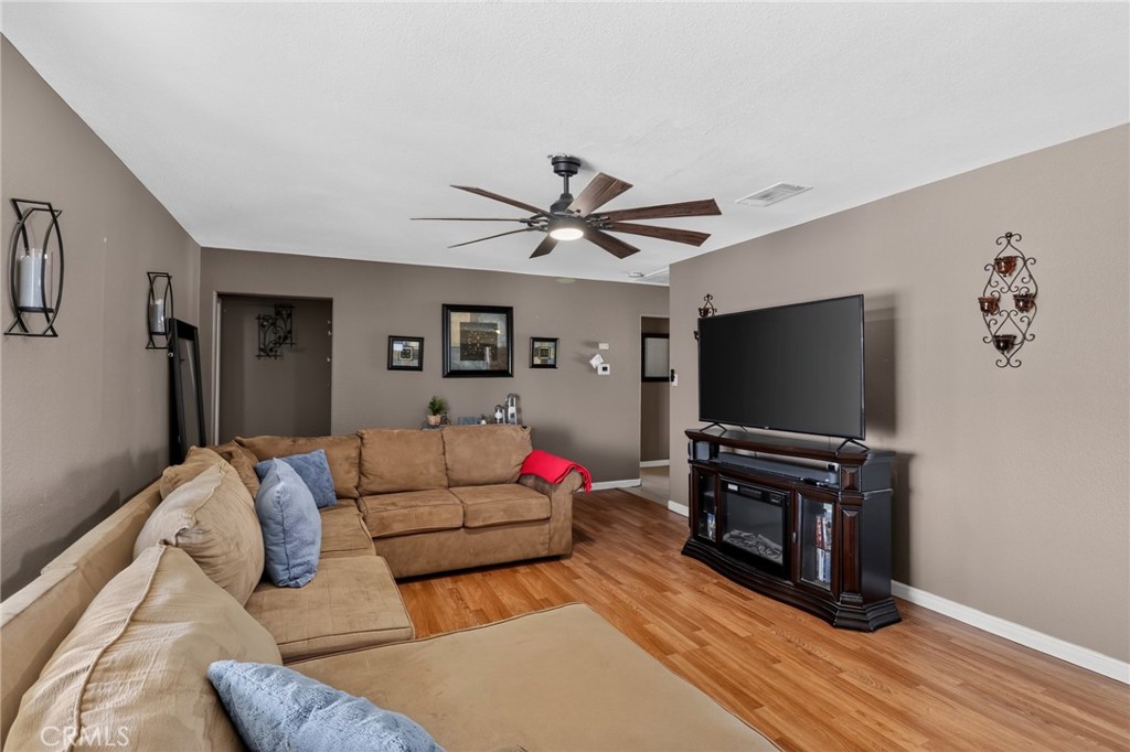 13477 Rancherias Road Apple Valley, CA 92308 - Photo 13 of 44