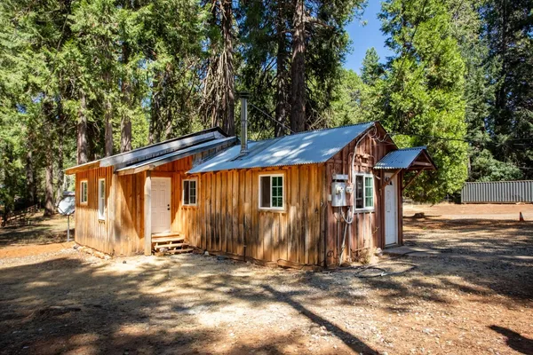 $359,000 | 12225 La Porte Road, Clipper Mills, CA 95930