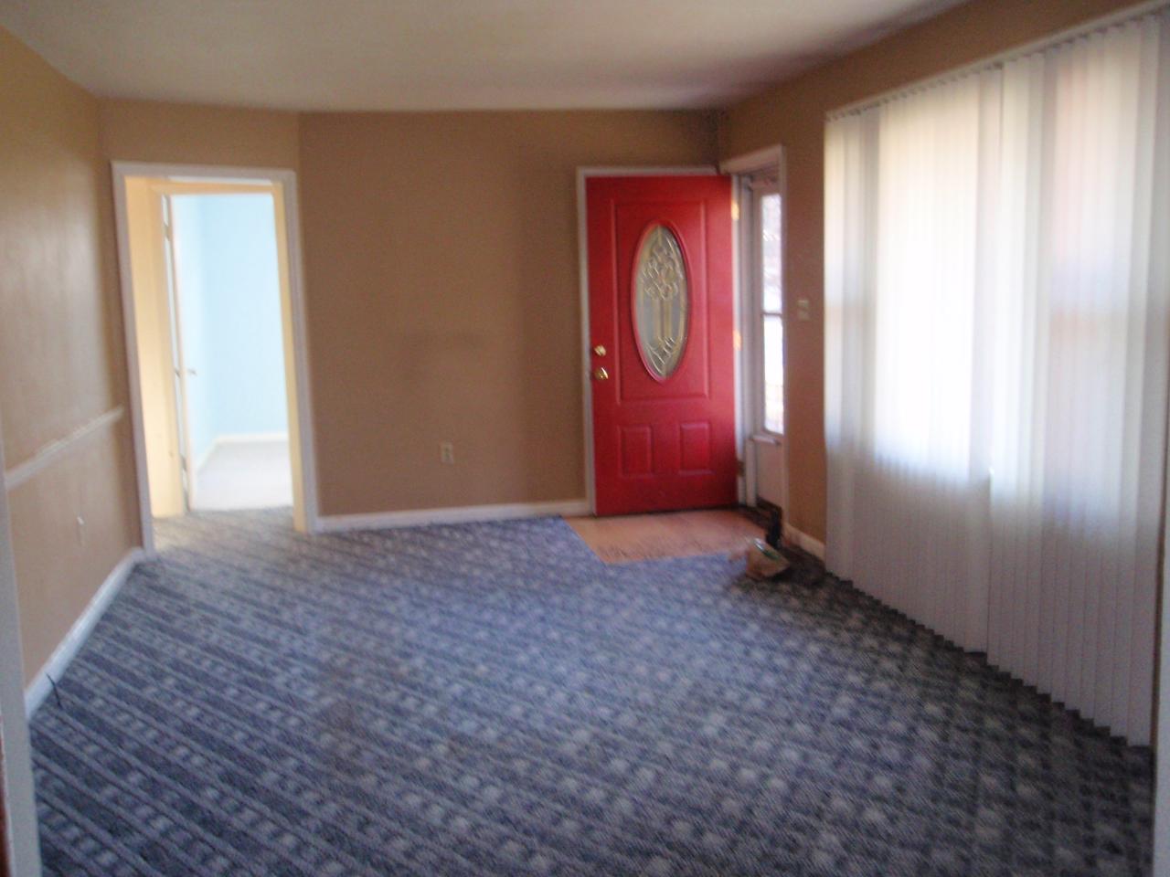 2021 Laura Road Northwest Roanoke, VA 24017 - Photo 2 of 22 Living Room