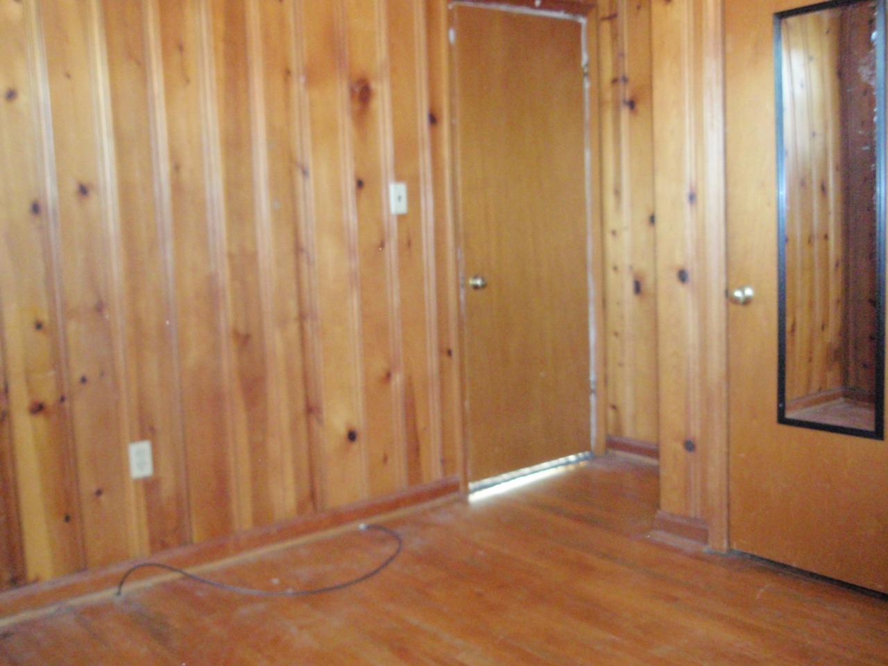 2021 Laura Road Northwest Roanoke, VA 24017 - Photo 13 of 22 Family Room