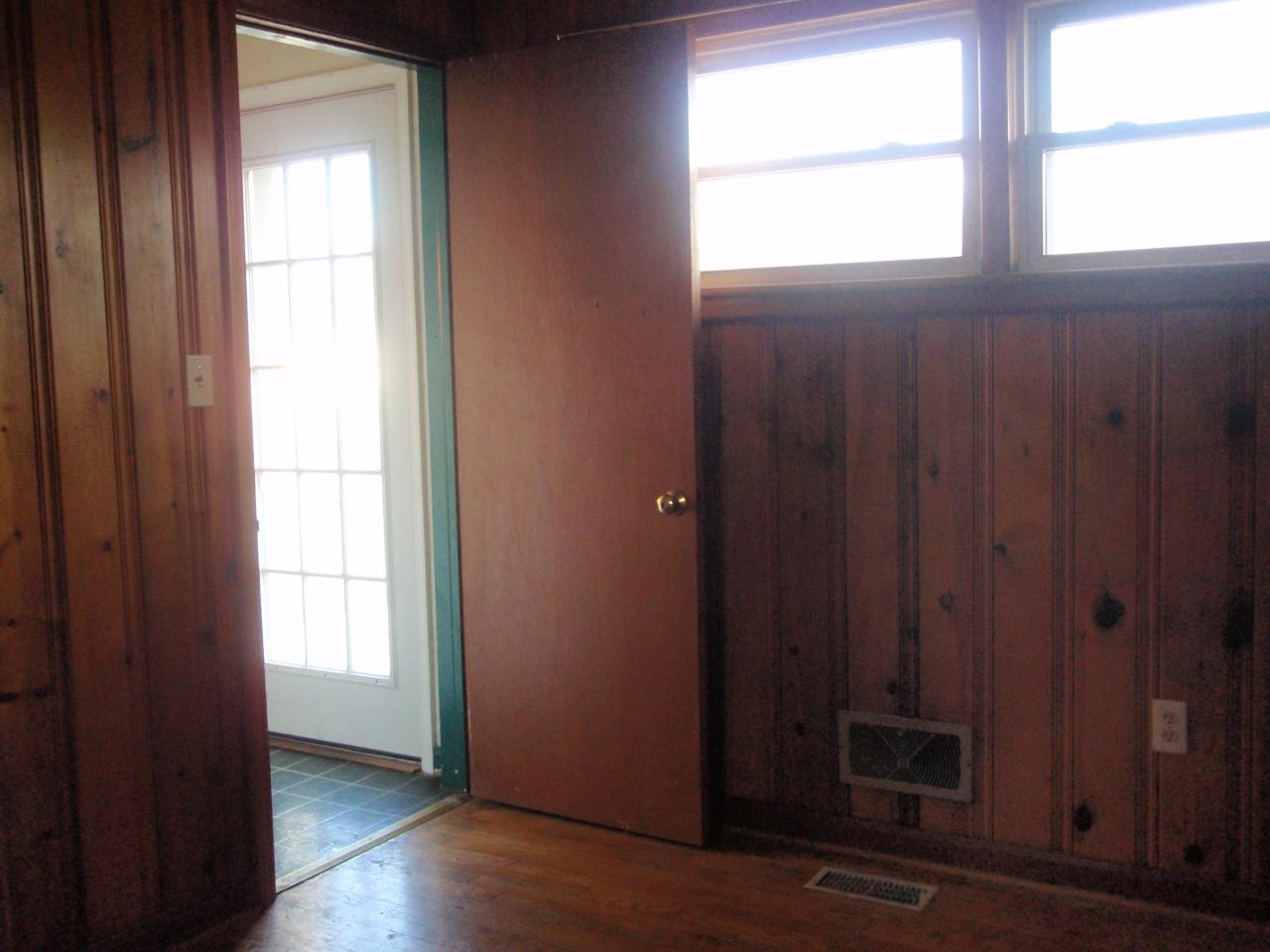 2021 Laura Road Northwest Roanoke, VA 24017 - Photo 14 of 22 Family Room