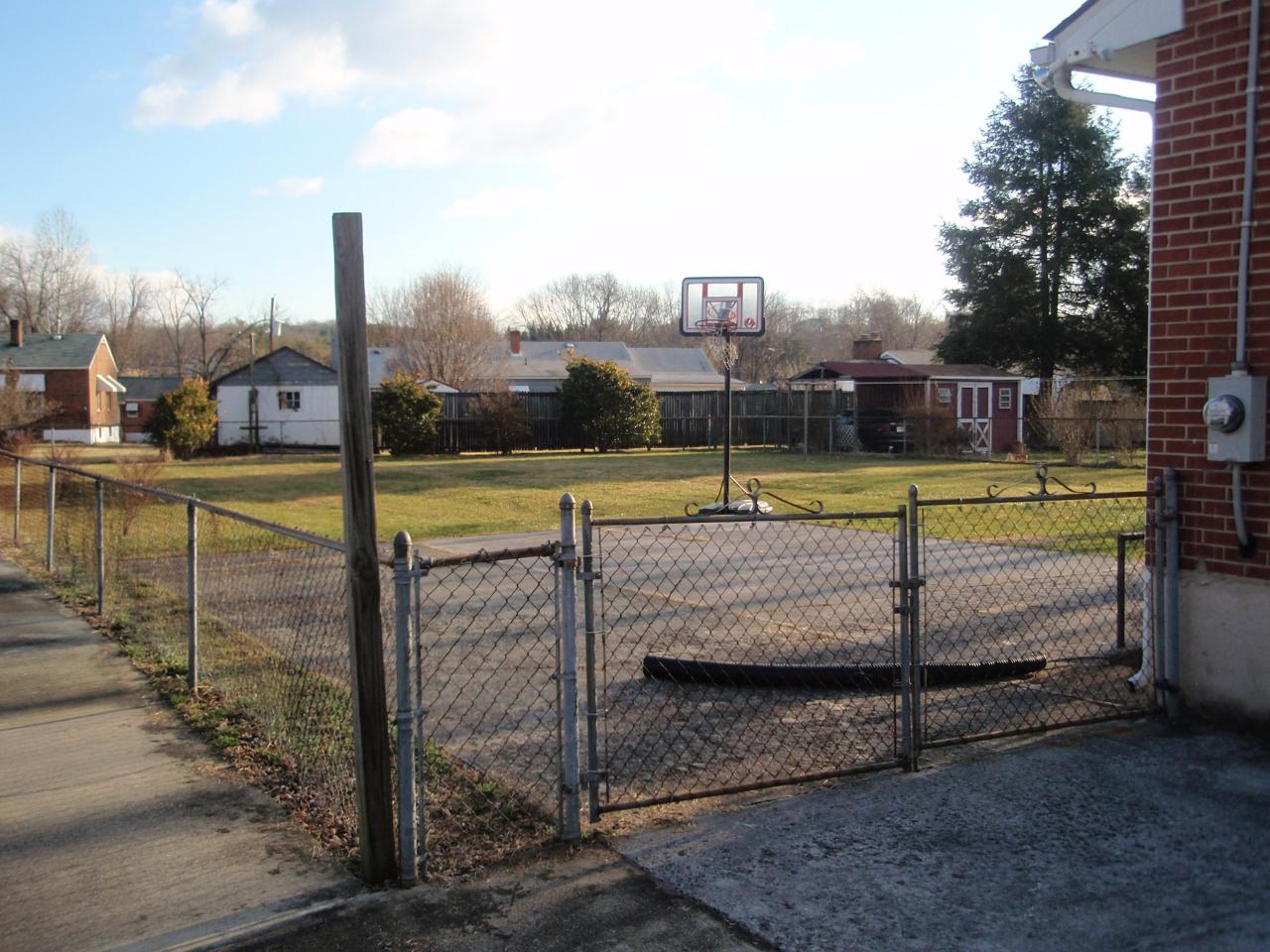 2021 Laura Road Northwest Roanoke, VA 24017 - Photo 20 of 22 Fenced Backyard