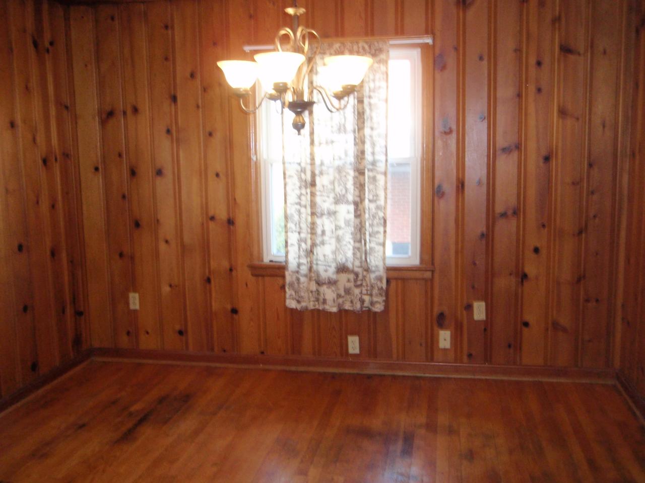 2021 Laura Road Northwest Roanoke, VA 24017 - Photo 3 of 22 Dining Room