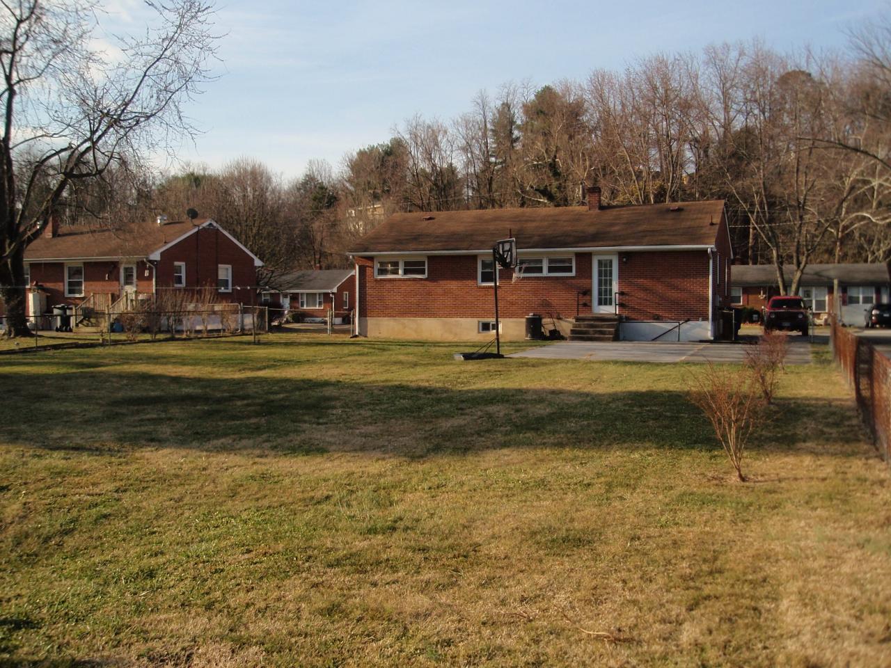 2021 Laura Road Northwest Roanoke, VA 24017 - Photo 21 of 22 Backyard