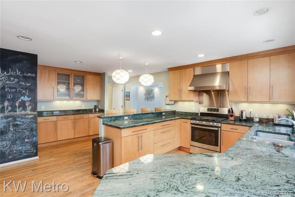 326 Charles Road Rochester, MI 48307 - Photo 13 of 27