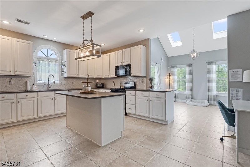 24 Saddle Ridge Road Sparta, NJ 07871 - Photo 12 of 50