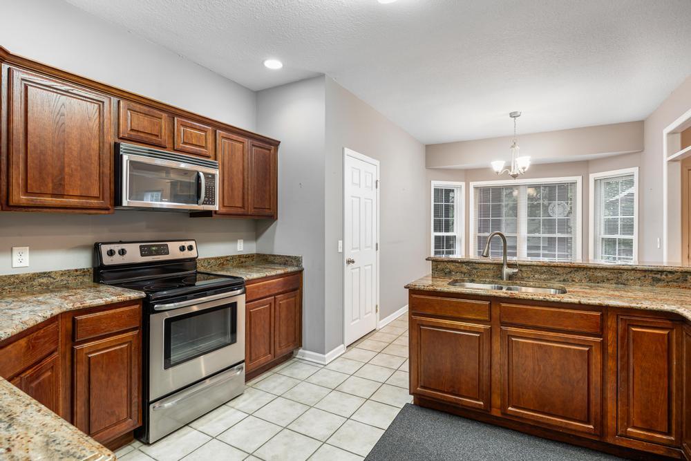 7144 Houser Ridge Lane Hixson, TN 37343 - Photo 11 of 37 2025_05_May_7144_Houser_Ridge_Ln_0020