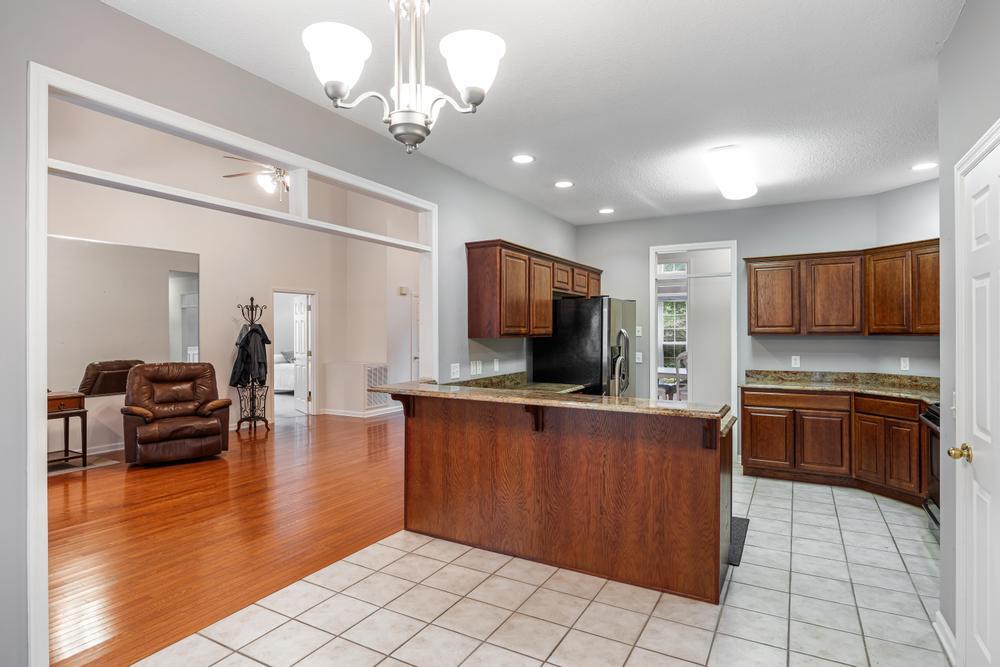 7144 Houser Ridge Lane Hixson, TN 37343 - Photo 15 of 37 2025_05_May_7144_Houser_Ridge_Ln_0024