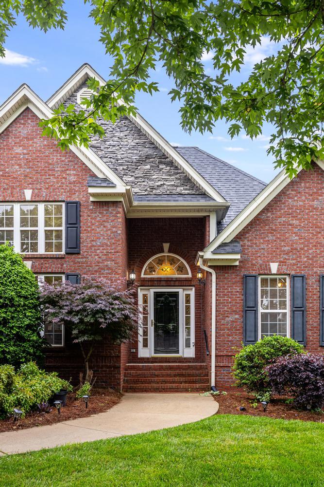 7144 Houser Ridge Lane Hixson, TN 37343 - Photo 5 of 37 2025_05_May_7144_Houser_Ridge_Ln_0004