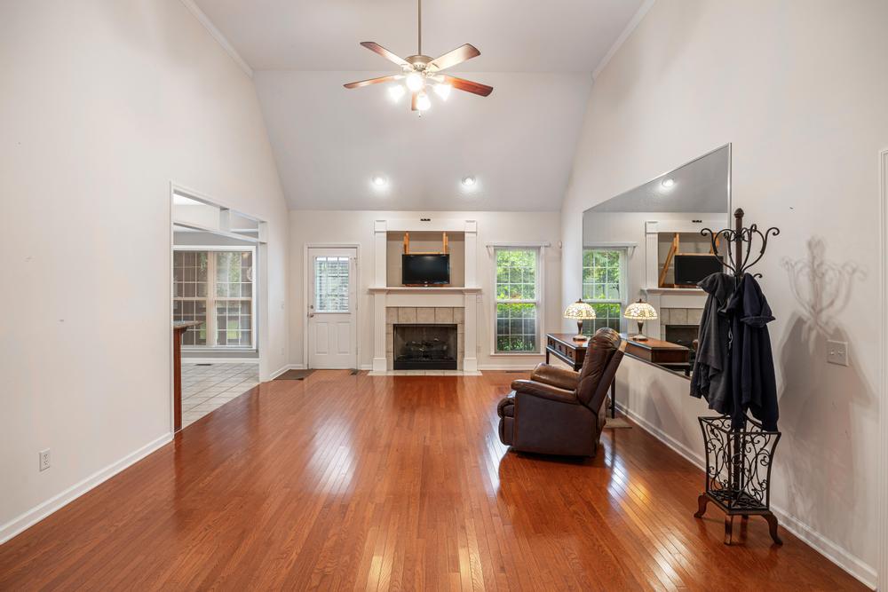 7144 Houser Ridge Lane Hixson, TN 37343 - Photo 8 of 37 2025_05_May_7144_Houser_Ridge_Ln_0017