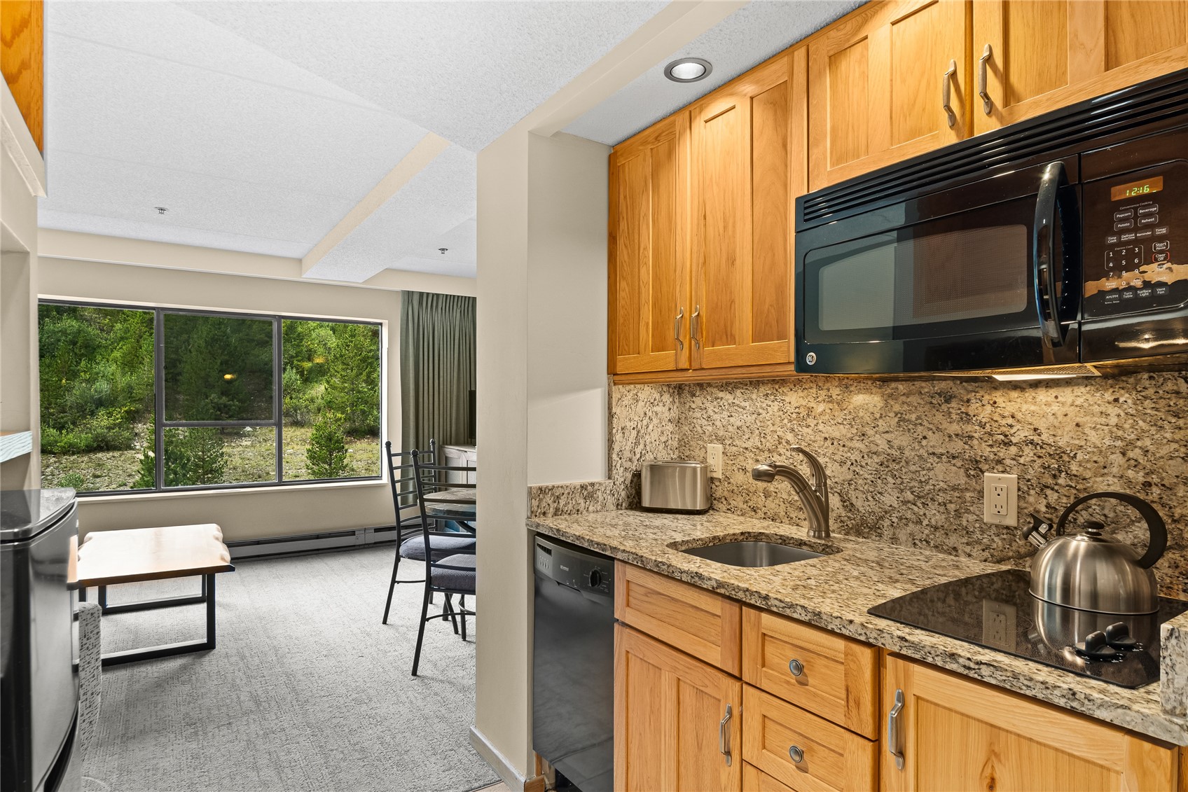 640 Village Road, Unit 4420 Breckenridge, CO 80424 - Photo 12 of 47 Kitchenette