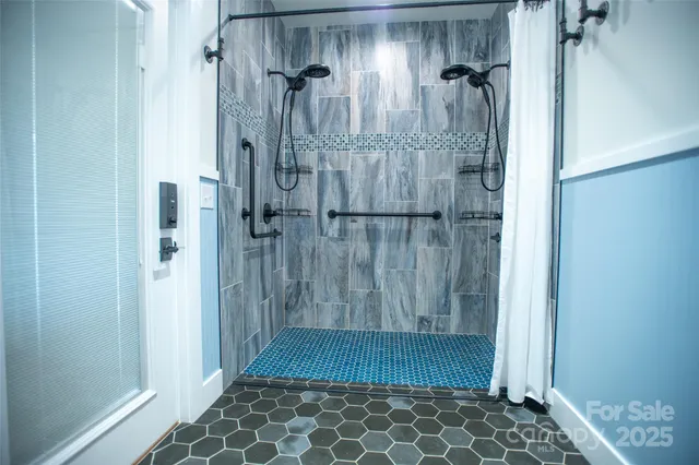 a view of an entryway of the house